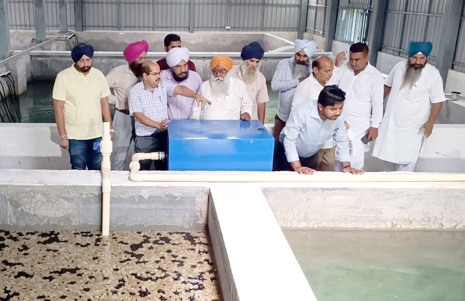 Vet Varsity organizes Meeting of Innovative Fish Farmers Association